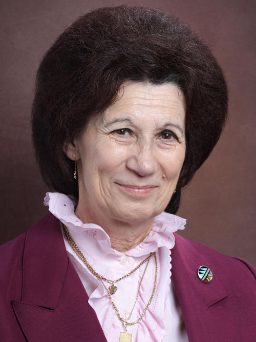 Dr. Zsolnay Éva